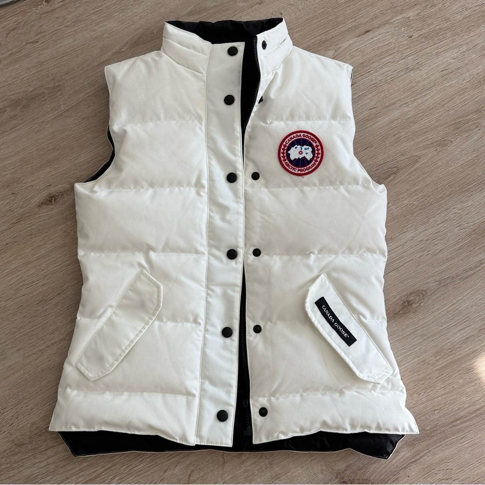 Canada Goose Women's White Freestyle Puffer Vest